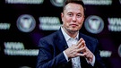 Tech-Milliardär Elon Musk mit gespreizten gefalteten Händen | Bild: Reuters