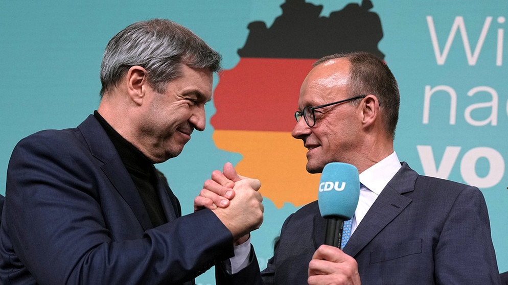 Kanzlerkandidat Friedrich Merz und Bayerns Ministerpräsident Markus Söder nach Wahlsieg der Union bei der Bundestagswahl 2025 | Bild: dpa-Bildfunk/Michael Kappeler