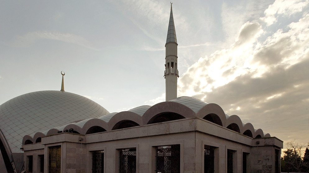 Erste moderne Moschee im Viertel Üsküdar | Bild: BR Prisca Straub