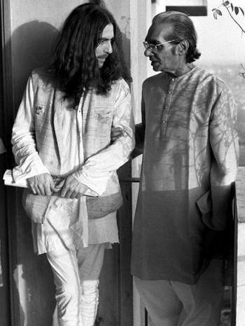 George Harrison mit Ravi Shankar | Bild: picture-alliance/dpa