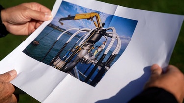 Foto einer Entnahmevorrichtung im See für die Wärmetauscher | Bild: BR