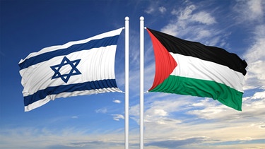 Die israelische und die palästinensische Flagge wehen im Wind | Bild: stock.adobe.com/viperagp