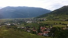 Gegen Pestizideinsatz im Vinschgau: Die Gemeinde Mals in Südtirol hat rund 5.000 Einwohner. Nirgendwo sonst wird die Pestizid-Diskussion so intensiv geführt wie hier. Im Juli 2014 stimmen die Bürger sogar in einer Volksabstimmung über ein Verbot ab. | Bild: BR/Tobias Chmura