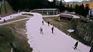 Biathleten und Langläufer trainieren auf der Trainingsloipe in der Chiemgau Arena bei Ruhpolding | Bild: picture-alliance/dpa