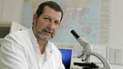 Professor August Stich - Ebola | Bild: picture-alliance/dpa