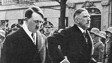 Reichskanzler Adolf Hitler und Franz von Papen, 1933 | Bild: picture-alliance/dpa