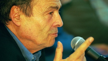 Pierre Bourdieu bei einer Vorlesung  | Bild: dpa-picture-alliance / Berliner_Zeitung | Lautenschläger Max