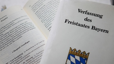 Verfassung des Freistaates Bayern | Bild: BR/ Max Hofstetter