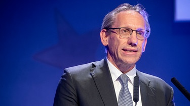 Jörg Kukies (SPD), Bundesminister der Finanzen, spricht auf dem "Frankfurt European Banking Congress". | Bild: dpa | Bild: Helmut Fricke