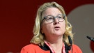 Svenja Schulze bei der Landesdelegiertenkonferenz der SPD NRW am 21.12.2024 in der Messe Essen | Bild: picture alliance/dpa/Revierfoto | Revierfoto