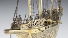 Detail eines goldenen Schiffpokals, Abraham Winterstein, Augsburg, 1626–1630, Leihgabe Dominik Biehler | Bild: Bayerisches Nationalmuseum, München Foto: Bastian Krack