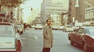 Ein Mann steht auf der Straße | Bild: Habibi Funk