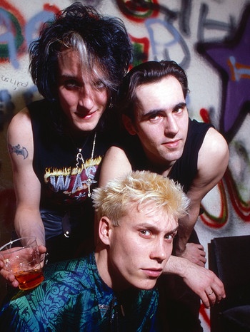 Die deutsche Funpunkband Die Ärzte bei einem Fotoshooting in Osnabrück, 1987 | Bild: picture alliance / United Archives | Fryderyk Gabowicz