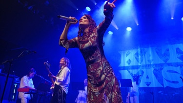 Popsängerin Kate Nash bei einem Konzert | Bild: picture alliance / Captital Pictures | Martin Harris