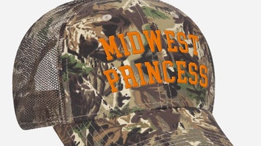 Ein Cap in Camouflage mit der Aufschrift: Midwest Princess | Bild: Chappell Roan