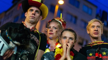 Fußball-Fans der deutschen Nationalmannschaft | Bild: picture alliance / Geisler-Fotopress | Christoph Hardt/Geisler-Fotopress