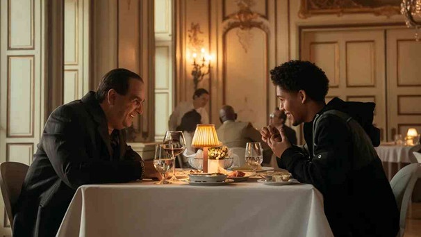 Oswald Cobb und Victor in der Serie "The Penguin" | Bild: Courtesey of Sky/Wow/HBO