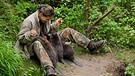 Biber: Vier kleine Biber überfallen spontan Tina | Bild: Christian Kutschenreiter