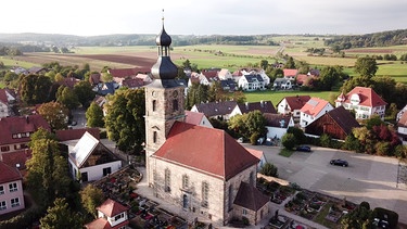 Evangelische Pfarrkirche St. Matthäus in Uttenreuth in Mittelfranken
| Bild: Fabian Härer