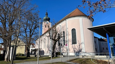 Katholische Pfarrkirche Mariä Himmelfahrt Landau an der Isar in Niederbayern
| Bild: Michael Mannhardt