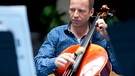 Cellist Jan Mischlich am 24.03.2014 im Gymnasium Penzberg | Bild: Astrid Ackermann