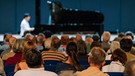 Eine Pianist während des ARD Musikwettbewerbs in den Proberäumen im Funkhaus des Bayerischen Rundfunks in München. | Bild: BR/Lisa Hinder