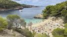 Eine Bucht vor Ibiza | Bild: picture-alliance/dpa