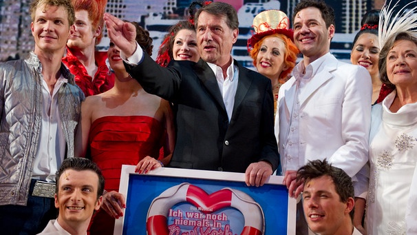 Udo Jürgens bei der Premiere von "Ich war noch niemals in New York" in Stuttgart 2011 | Bild: picture alliance/ Uwe Anspach