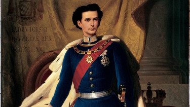 Gemälde von Ludwig II. mit Uniform und Krönungsmantel / Exponat der Ausstellung "Götterdämmerung" | Bild: Haus der Bayerischen Geschichte