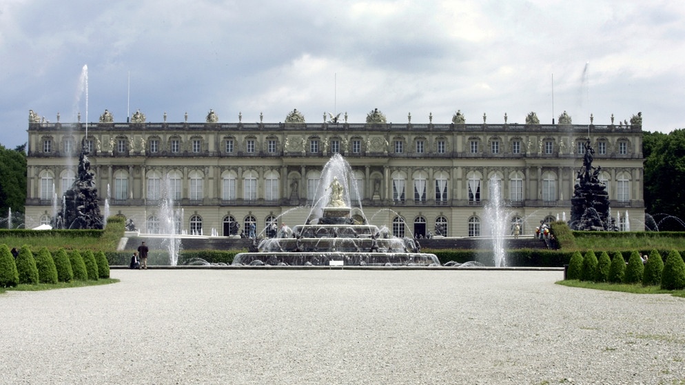 Außenansicht von Schloss Herrenchiemsee | Bild: picture-alliance/dpa