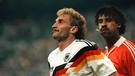 Rudi Völler und Frank Rijkaard im WM-Achtelfinale 1990 | Bild: picture-alliance/dpa