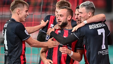 FC Ingolstadt: Jubel über das Tor zum 5:3 durch David Kopacz  | Bild: picture alliance / foto2press | Sven Leifer