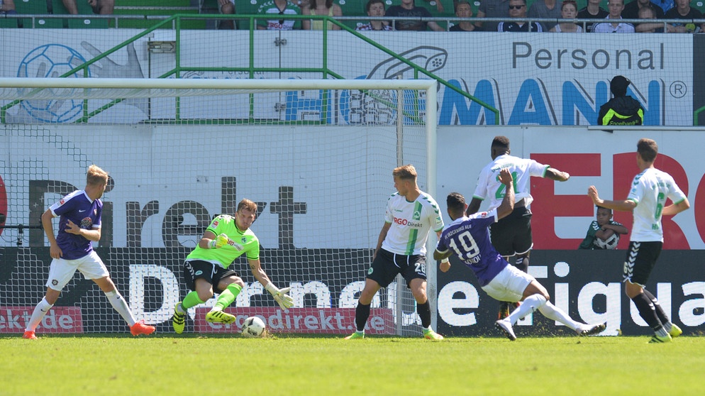 2. Bundesliga: Fürth Gelingt Last-Minute-Sieg | 2. Bundesliga | Sport ...