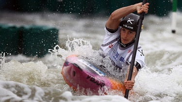 17.06.2022, Polen, Krakau: Kanu/Slalom: Weltcup: Ricarda Funk aus Deutschland in Aktion. Das deutsche Kanuslalom-Team hat den Weltcup im polnischen Krakau abgebrochen, nachdem auch Olympiasiegerin Funk positiv auf das Coronavirus getestet wurde.  | Bild: dpa-Bildfunk/Lukasz Gagulski