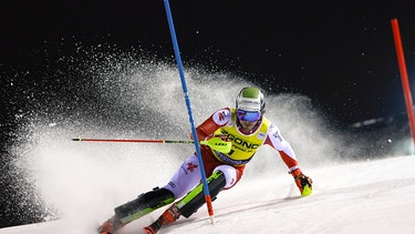 08.01.2025, Italien, Madonna di Campiglio: Ski alpin: Weltcup, Slalom, Herren. Der Österreicher Manuel Feller in Aktion. Foto: Alessandro Trovati/AP/dpa +++ dpa-Bildfunk +++ | Bild: dpa-Bildfunk/Alessandro Trovati