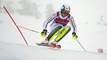 Skirennläufer Linus Straßer beim Slalom in Levi | Bild: picture-alliance/dpa