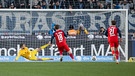 Der entscheidende Elfmeter im Spiel TSV 1860 München - Hansa Rostock | Bild: picture-alliance/dpa