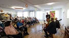 10.06.2024 | Oberpfalz: Pro Curand Seniorenzentrum in Sulzbach-Rosenberg | Cello-Trio des BRSO (Hanno Simons, Jaka Stadler, Jan Mischlich) | Bild: BR/Astrid Ackermann
