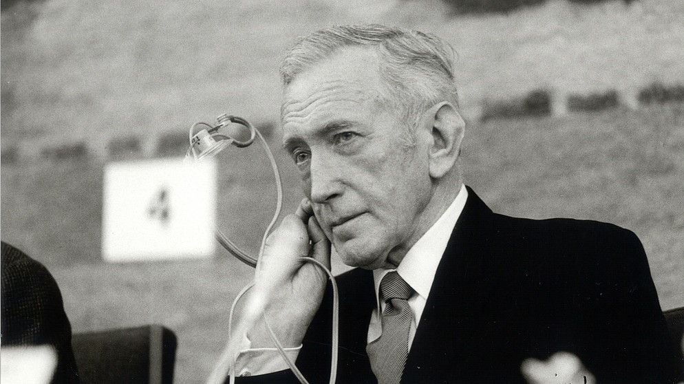 Christian Wallenreiter auf der Pressekonferenz der UER-Radio-Programmkonferenz in  München, 1972 | Bild: BR, Historisches Archiv, Sessner