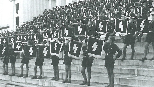 Fanfarenzug des Deutschen Jungvolks auf dem Reichsparteitag in Nürnberg, 1938. | Bild: BR / Historisches Archiv