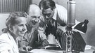 Aufnahme im Studio zum Start der neuen Serie "Hörerwünsche", von links Liselott Klingler, Ernst Höchstötter und Jimmy Jungermann, Mai 1947 | Bild: BR, Historisches Archiv, Hans Schürer
