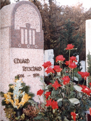 Grabstein auf dem Münchner Waldfriedhof. | Bild: BR/Hans-Otto Hoffmann