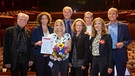 Vlnr: Uwe Kammann (ehem. Direktor des Grimme-Instituts), Eva Lell (Redaktionsleiterin Lawium), Stefanie Heiß, Harald Schmidt (Jury-Vorsitzender), Christine Reuter (Betroffene und Jurymitglied), Dr. Nico Niedermeier (stellv. Vorstandsvorsitzende d. Stiftung dt. Depressionshilfe), Susanne Baldauf (Geschäftsführerin d. Stiftung dt. Depressionshilfe) Prof. Dr. Ulrich Hegerl (Vorstandsvorsitzender d. Stiftung dt. Depressionshilfe)
| Bild: Holger Peters