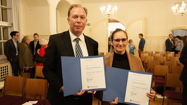 BR-JournalistIn Rosemarie Füglein und Hans Hinterberger prämiert | Bild: BR