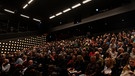 Informationsabend zum Erinnerungsprojekt "Die Rückkehr der Namen" im Münchener Volkstheater am 20. März 2024 | Bild: BR/Raphael Kast