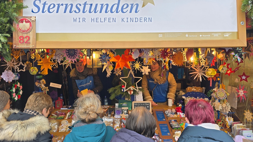 Der Sternstundenstand am Nürnberger Christkindlesmarkt | Bild: BR