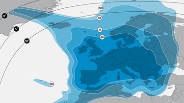 In der Karte von Europa & darüberhinaus wird die Ausleuchtzone des Satelliten 1P (Footprint) auf Astra 19,2 Grad Ost mit unterschiedlich blauen Flächen dargestellt und Angaben zu der für den Empfang erforderlichen Größe der Satellitenantenne. | Bild: SES-ASTRA