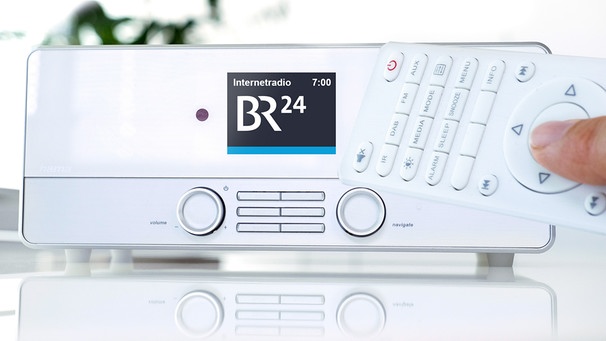 Livestream im Internetradio mit BR24 Logo im Display | Bild: BR/Petra Decker