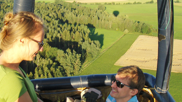 Heiratsantrag im BAYERN 1 Ballon: Alexander Zeyss und seine Frau Marina im Sommer 2010. Seit dem 11. Juni 2011 sind die beiden glücklich verheiratet! | Bild: Wolfgang Schnaiter