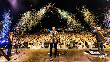 5. Etappe: Der Abend in Ebern - Konzert von Milow. | Bild: BR/Markus Konvalin